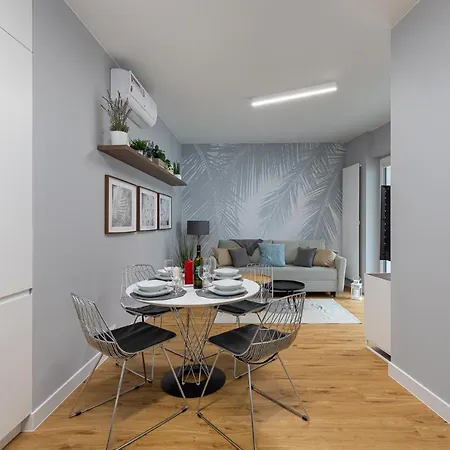 Ecru Luxurious In Port Praski With Balcony Wwa35 Varsovia