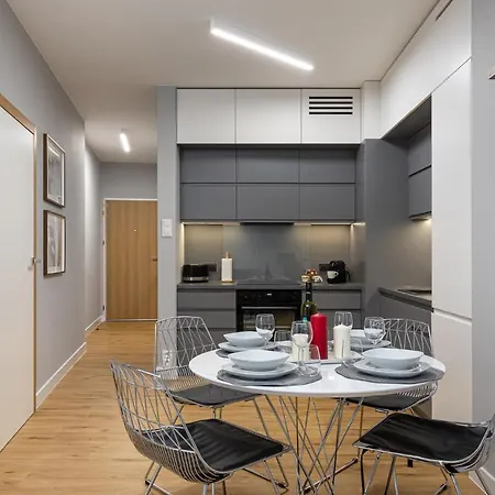 Apartamento Ecru Luxurious In Port Praski With Balcony Wwa35 Varsovia