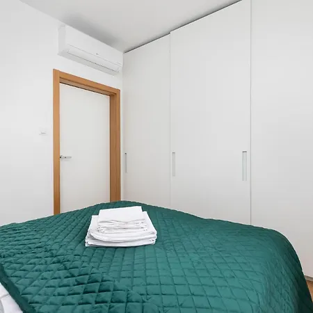Ecru Luxurious In Port Praski With Balcony Wwa35 * Warszawa