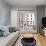 Ecru Luxurious In Port Praski With Balcony Wwa35 شقة وارسو